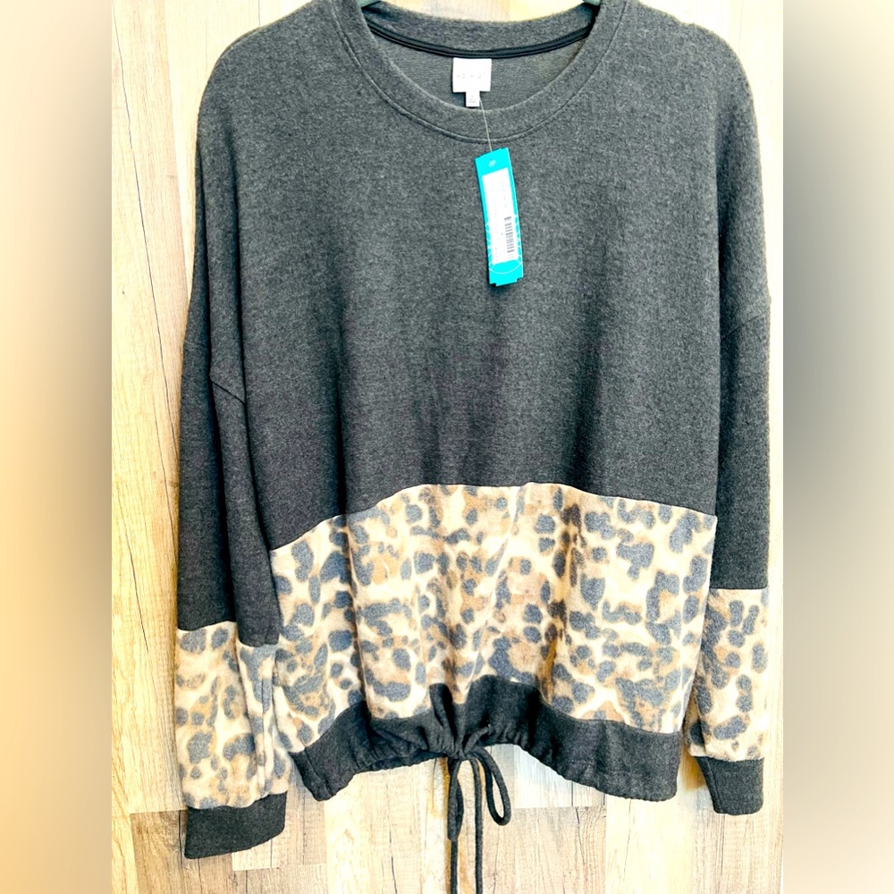 Kayleigh Colorblock Leopard Top Medium